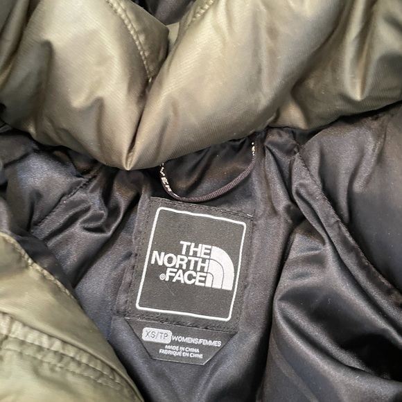 Green North Face Parkina Down Jacket Belted with Fur Hood XS - Picture 3 of 3